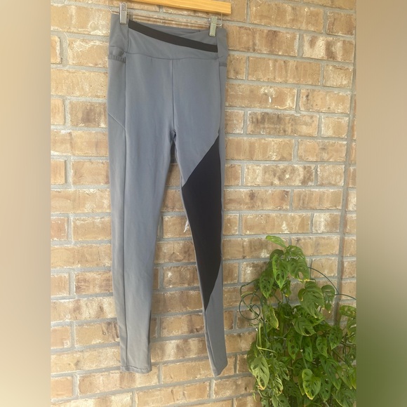 Gymshark Asymmetrical Gray Black Leggings Medium Booty Contour Colorblock Pants - Picture 5 of 10
